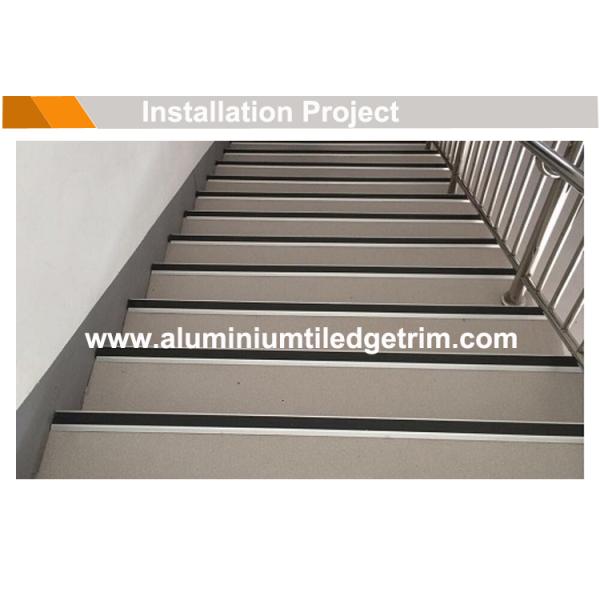 Exterior Metal Aluminum Stair Nosing , Laminate Stair Nose Trim Right Angle Type