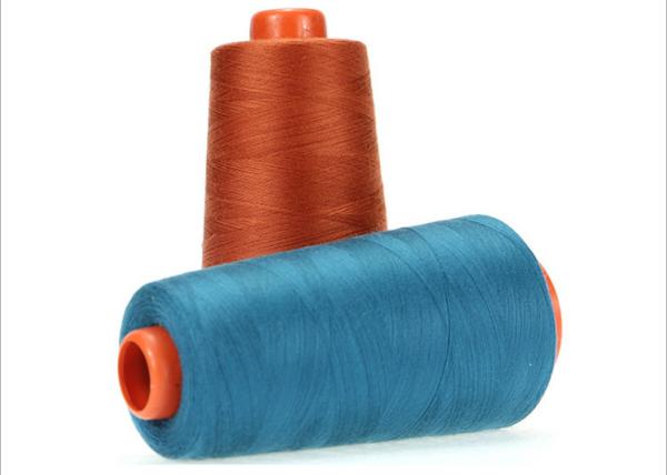 A cor 100 branca/preto girou a linha de costura 30 do poliéster/2 para o couro