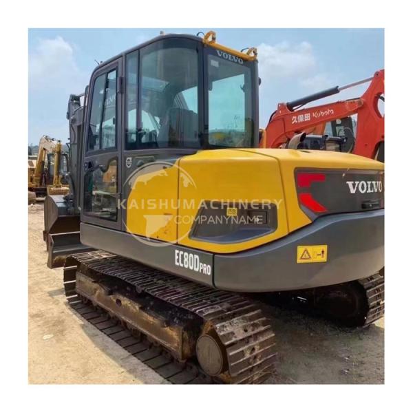 Excavadora Volvo EC80D usada na Suécia com bomba hidráulica ORIGINAL e 42 kW de potência