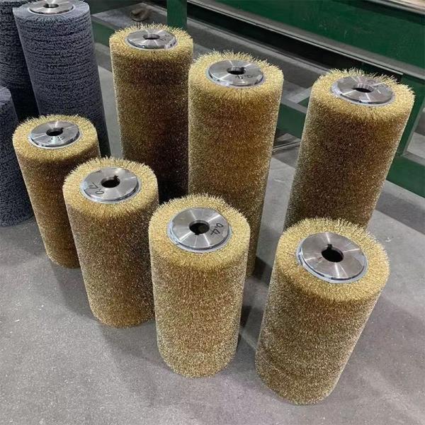 Fil de laiton enroulé en spirale et fil d'acier inoxydable 304 Brosse à rouleaux industriels pour le polissage