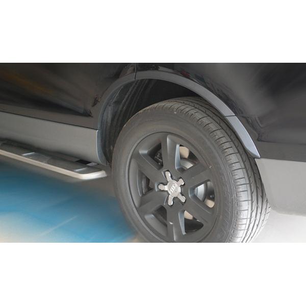 АУДИ 2010 Q7 Узкие колесные лучи, пластиковые круги над фендером