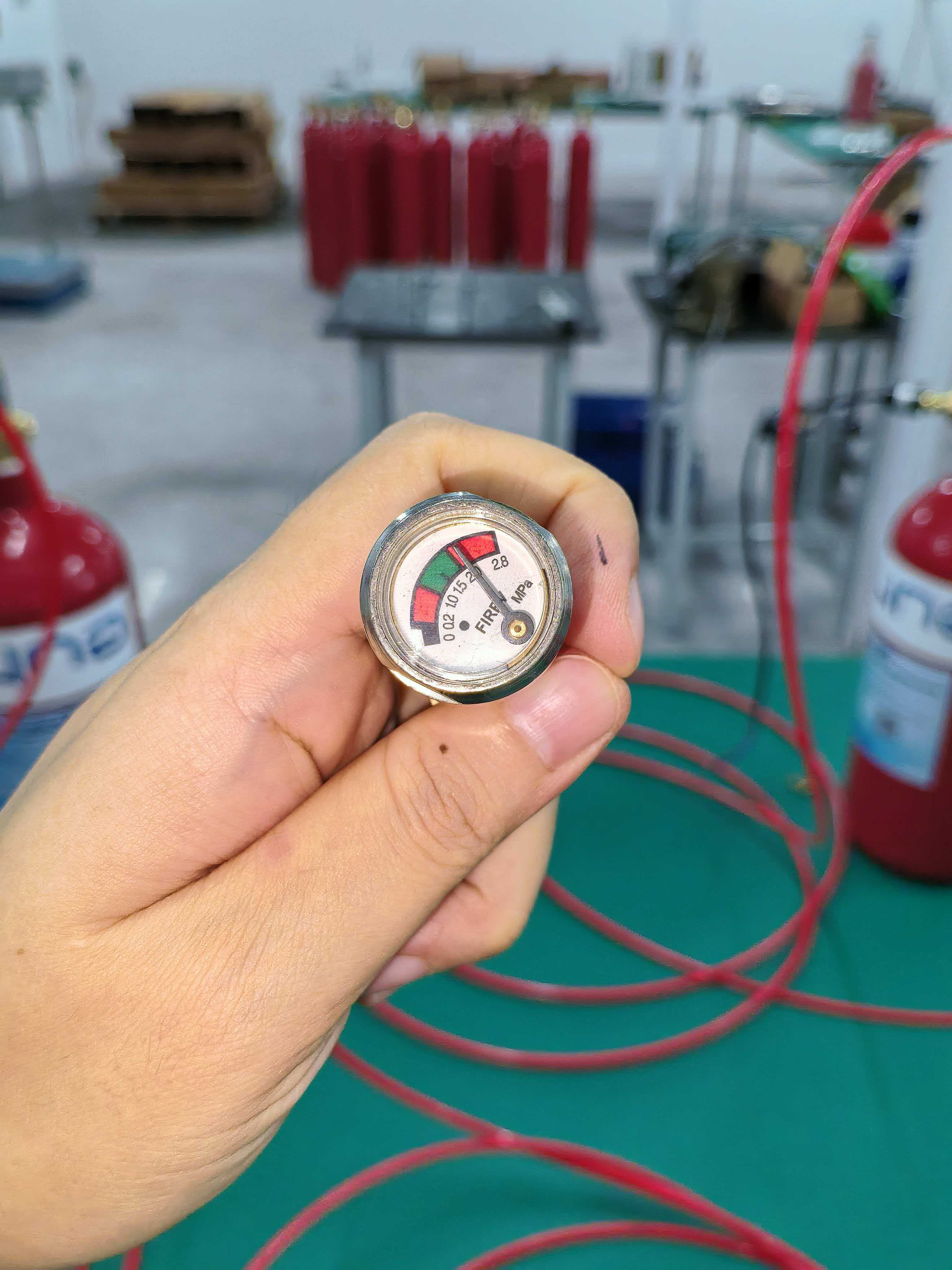 Non-Electric CO2 Fire Suppression System with Heat Sensing Tube for Server Room Protection