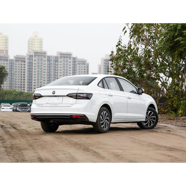 Coches Usados Populares en Venta Lanzamiento 2024.10 Coche Compacto de Gasolina con Transmisión Manual de 6 Velocidades y Motor de 1.5L