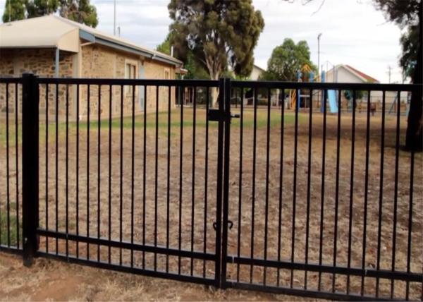 Powder coated horizontal steel garrison fence 2.1mx2.4m rail 40mm wall thick 2.00mm upright 25mm x 1.6mm wall thick