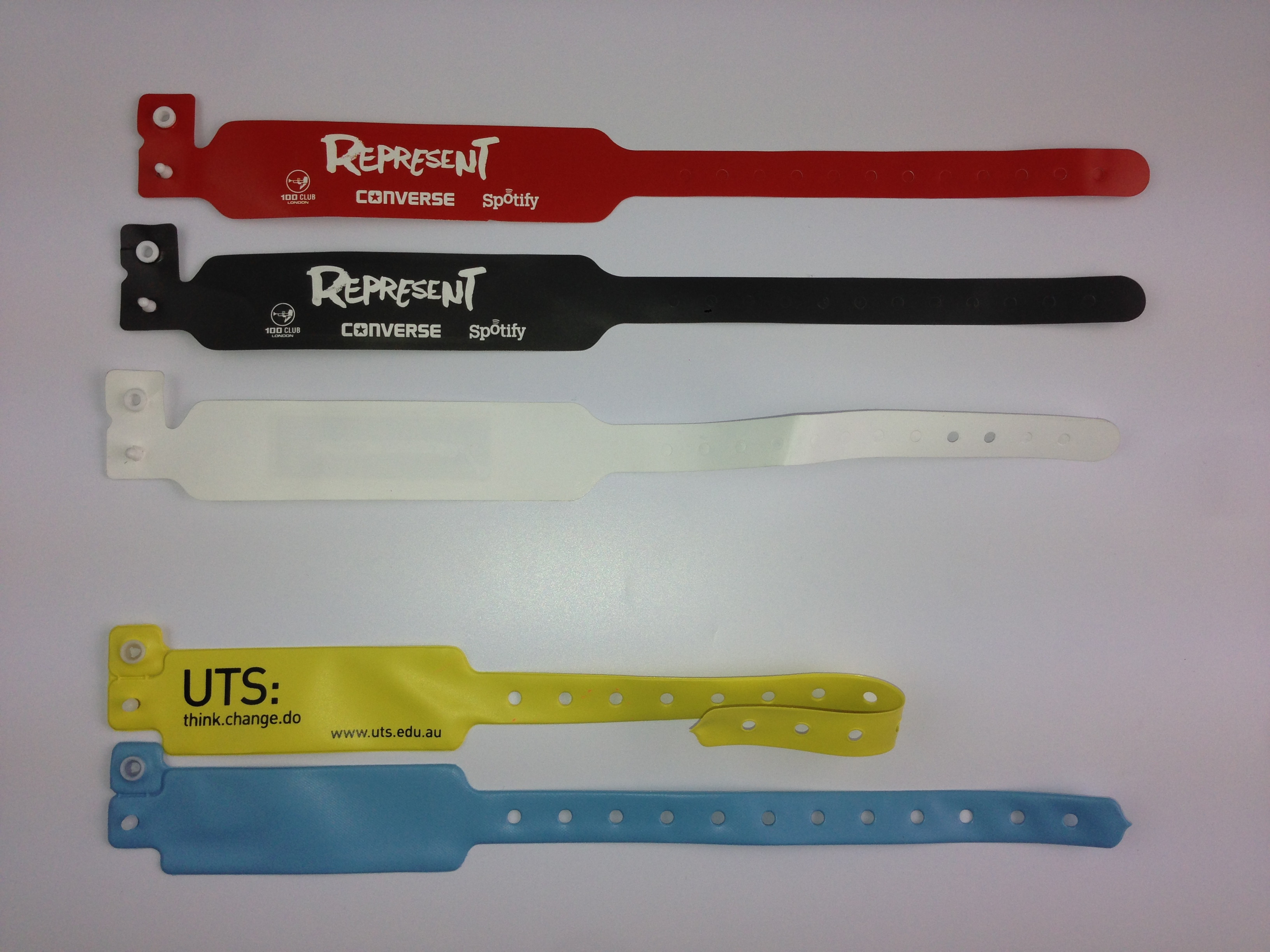 860mhz - 960mhz RFID умные браслеты ПВХ UHF RFID браслеты с логотипом
