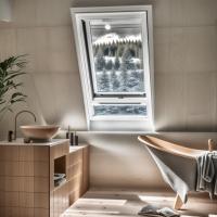 Cuadro de la ventana de aluminio elegante y colgado de la parte superior.