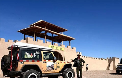 Canvas Car Roof Top Tent with Solar Panel Energy Customizable Options