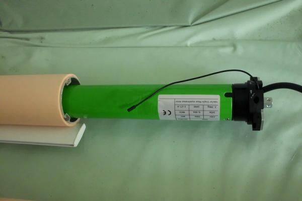 Motorised polyester fabric roller blinds for windows with 50mm diameter aluminum toprail