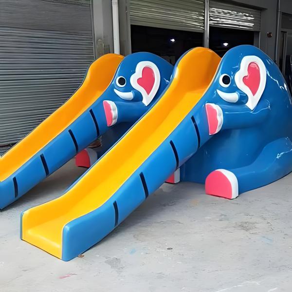 Fiberglass Water Splash Pad with 10 Years Service Life 2 Meters Spray Range for Over 3 Years Old