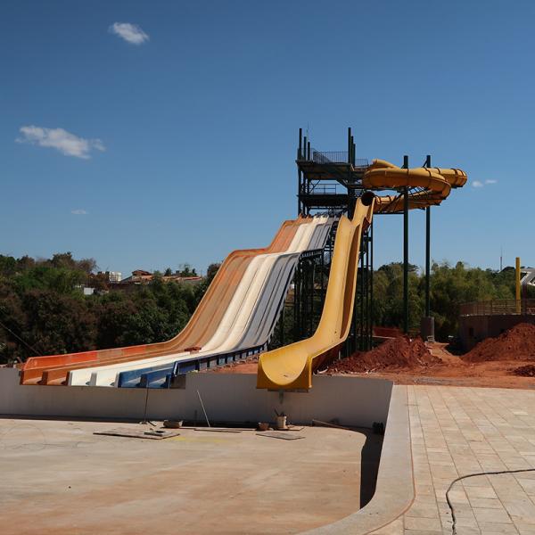 Children's Entertainment Interest Short Track Slide High Quality Direct Sales Amusement Equipment Outdoor Parks Water Playground