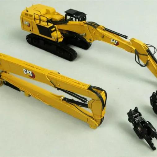 DM85663 1:50 Diecast Masters  352 Demolition Excavator Limited Edition Model