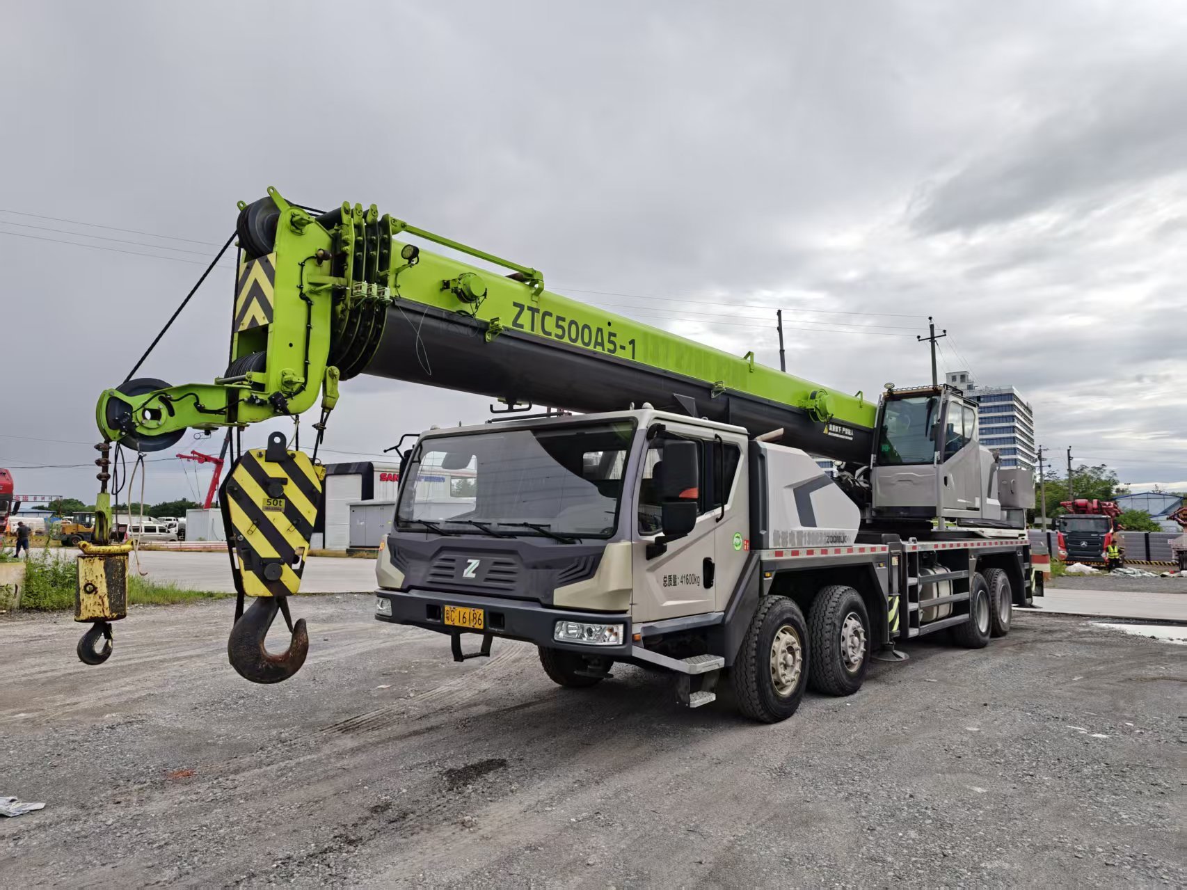 Zoomlion ZTC250A562-1 truck crane