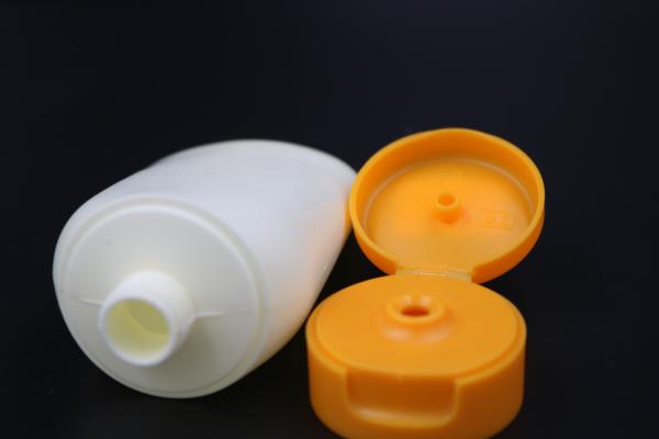 flattened handstand squeeze bottles 60 ml hand cream bottle of BB cream plastic facial foam bottle Sunscreen bottle