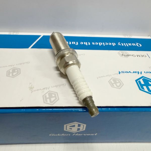 90919-01235 K20HR-U11 338 Standard Car Spark Plug Replacement For Toyota