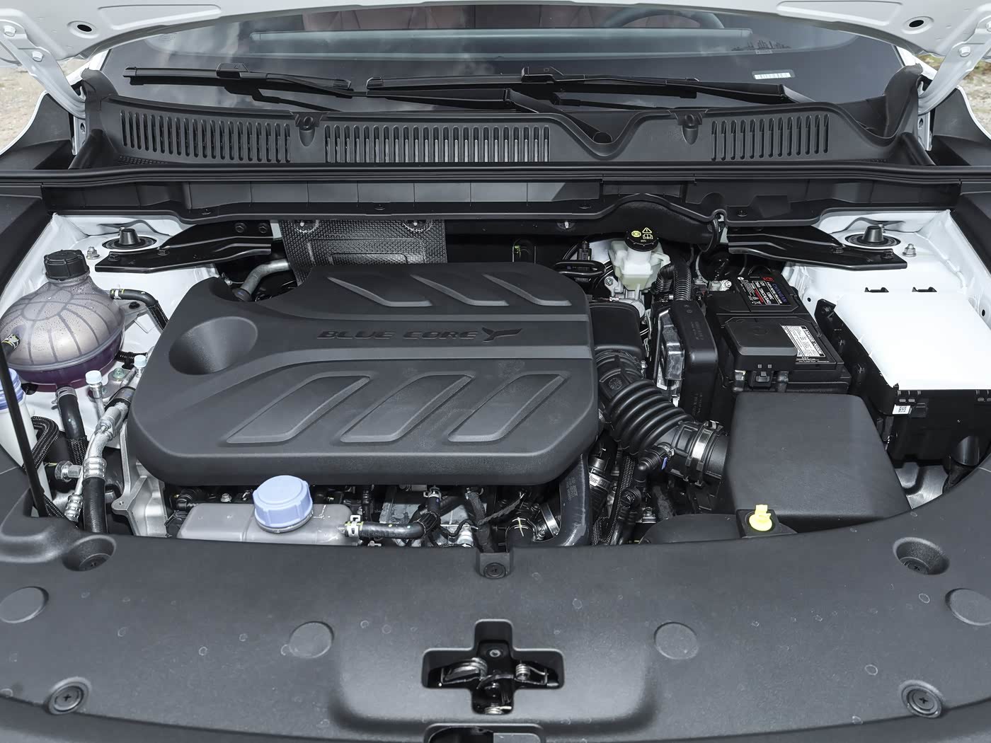 Changan UNI-K 2024 2.0T FWD Yueshang Edition Mid Size SUV 233Ps 390Nm Aisin 8AT