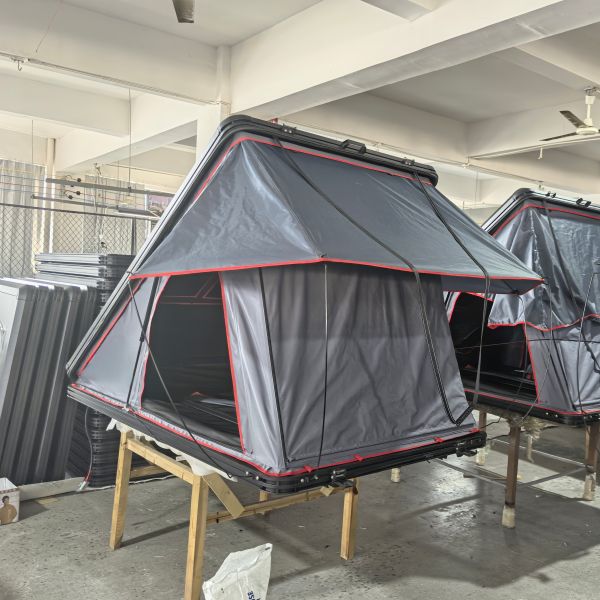 Outdoor 4x4 Waterproof 4 Person Aluminum Hard Shell Triangle Rooftop Tent Car Roof Top Tent Camping Car Roof Tent for Sale