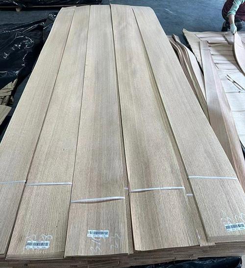 Quarter Cut American Red Oak Veneer Panel Porta de grau AAA espessura 0.50