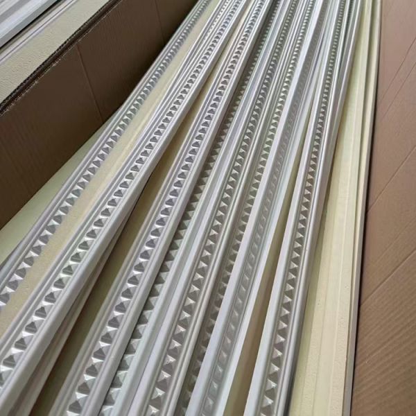GB-82007 High Density Polyurethane Foam Carved Durable Indirect Lighting Cornice Corners For Villa