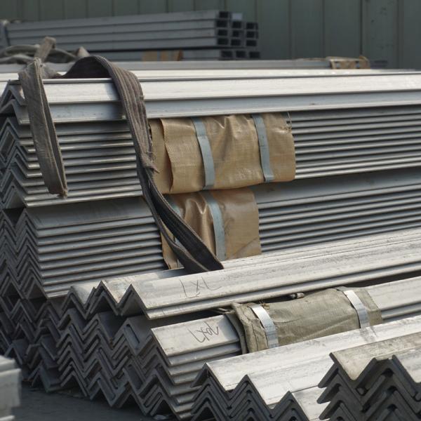 Iron Hot Rolled Steel MS Angles L Profile Equal 16mm Thickness