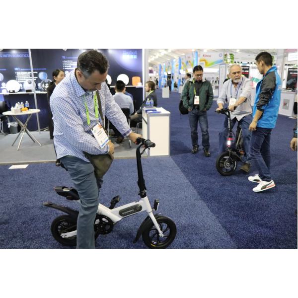 High Carbon Steel Lightest Electric Folding Bike 12 Inch 25KM/H Charging Time 3H~4H