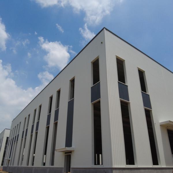 Bâtiment d'entrepôt en acier à toit en arc avec cadre à grande portée