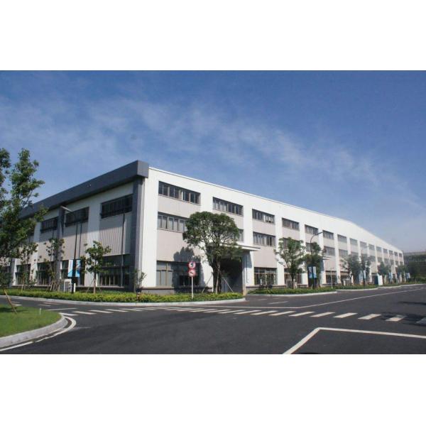 Покрытие трубы Система рулевого управления Части грузовика Аксессуары топливный бак Кап Wg9725550053 Версия