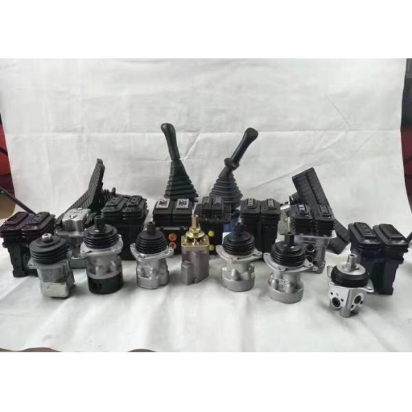 1727766 1727767 Excavator Water Pump 2P0662 2P0661
