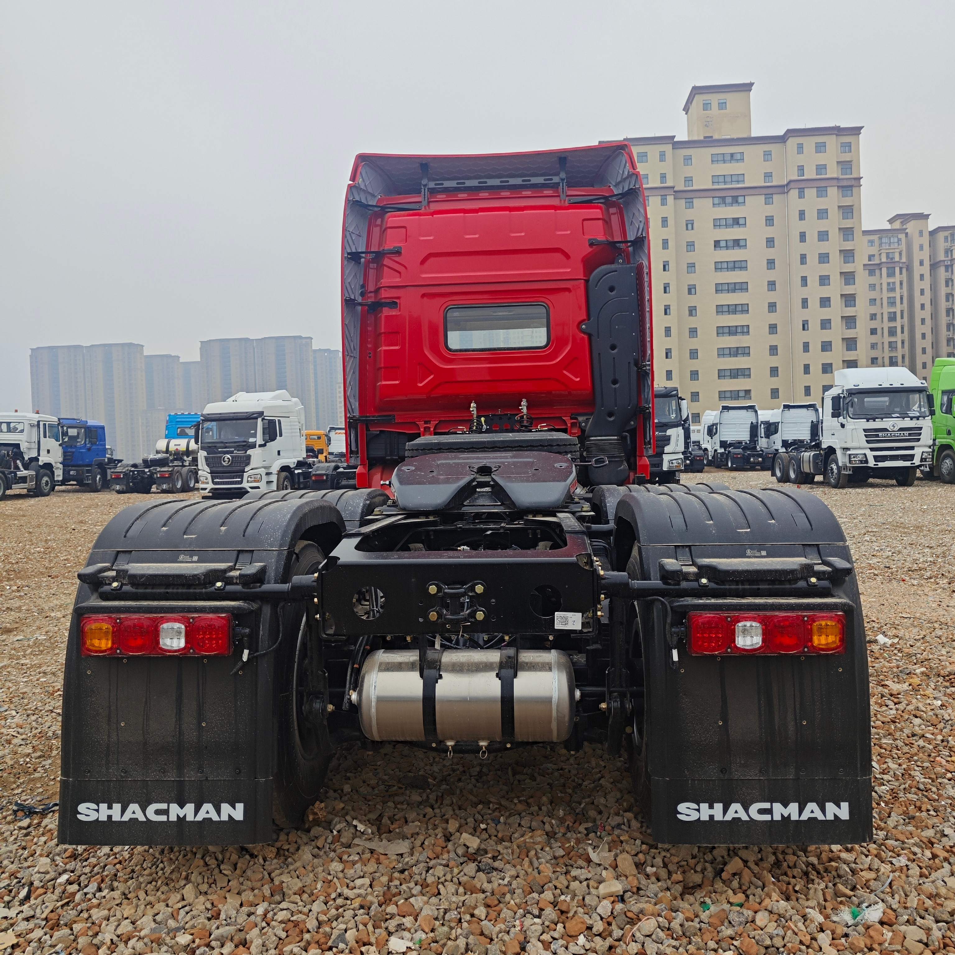 Shacman X3000 6×4 Tractor Truck 460HP Diesel 600L Aluminum Tank for Highway Secondary Road Freight Transport