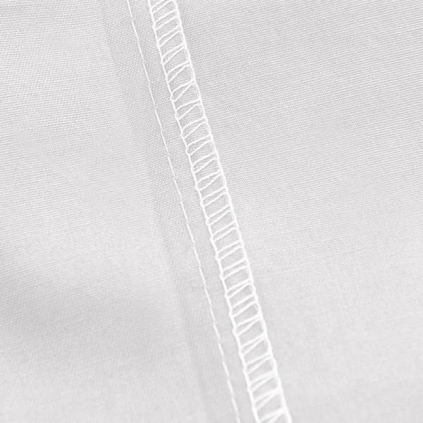 Cama de hotel King Size permeable al aire, puesta en blanco para una experiencia de sueño lujosa
