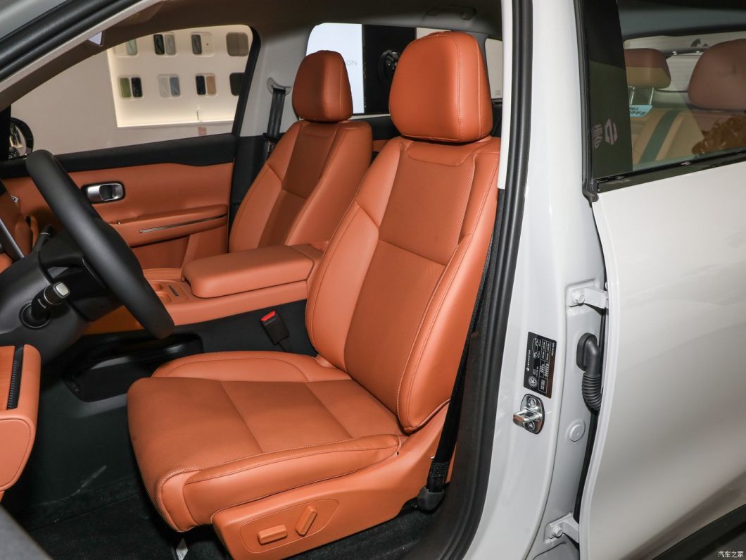 Испанский язык 2024 Leapmotor C10 EV Электрический внедорожник 530 Comfort Edition с 5 местами