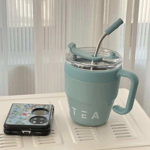 Taza de viaje aislada 1pcs 480ml Taza de café de acero inoxidable con tapa de paja Taza térmica para bebidas calientes y frías Agua té Leche de oficina Botella portátil al aire libre