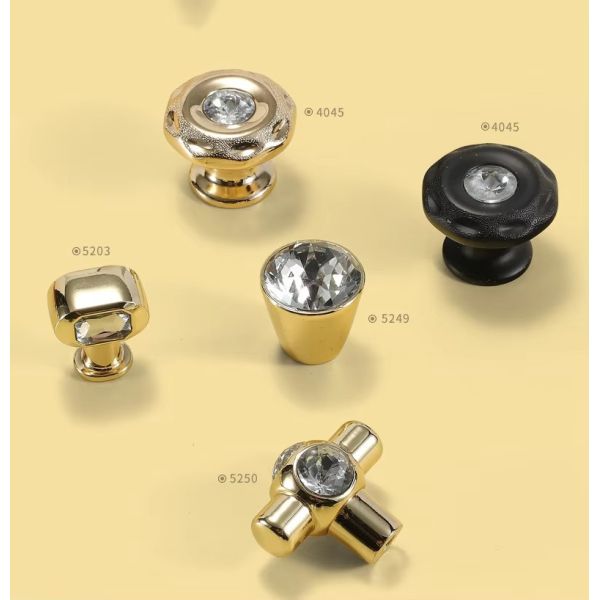 Wholesale Luxury Nordic Style Crystal Handle Modern Design Zinc Alloy Door and Wardrobe Pulls for Dresser & Drawer