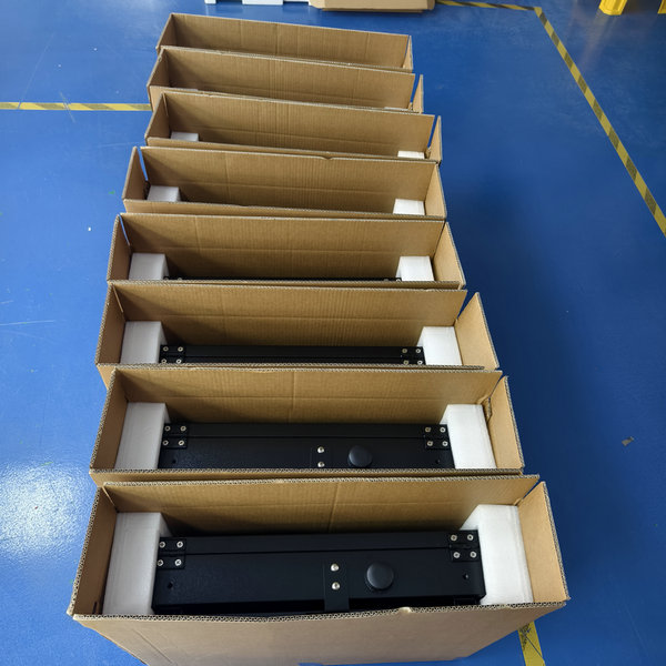 32 Inch 1920x1080 HD Outdoor LCD Display with 50000~100000hours Lifespan for Digital Signage