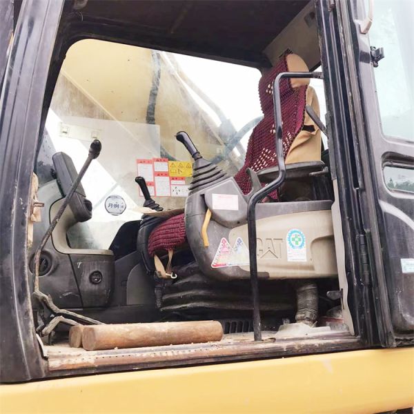 Fabriqué à Janpan, une excavatrice Caterpillar 349D 349DL de 50 tonnes est à vendre.