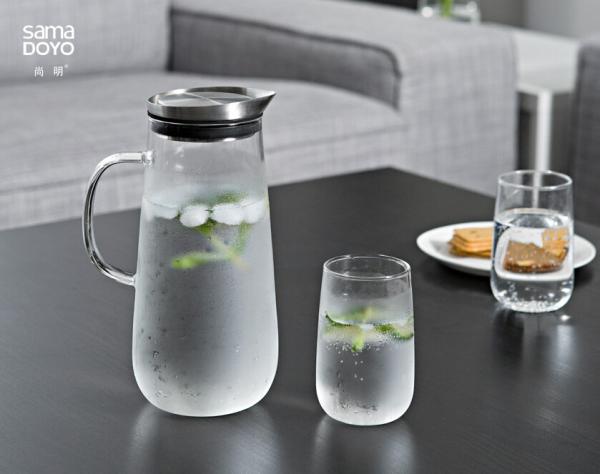 1250ml Sustainable Glass Water Pitcher Kettle Jug With Lid ODM