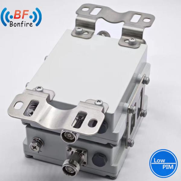 VHF Triplexer RF Diplexer RF Combiner 1710-1880 1920-2170 2300-2400 2500-2700MHz DAB 210-260 MHz SMA Connector