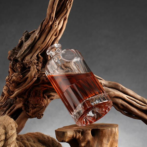 Стеклянный материал настраиваемый тип уплотнения Пустые бутылки с водкой Belvedere для упаковки