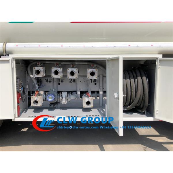4 camion d'ISUZU FTR 15000L Refueler de compartiment