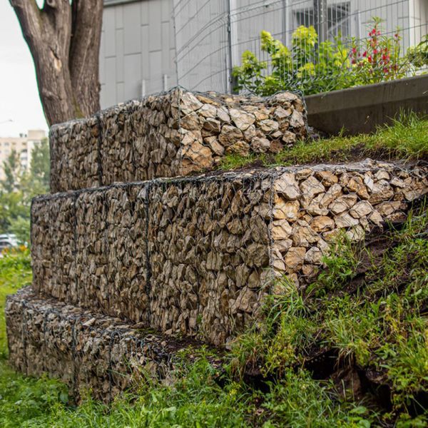 Hot-Dip Galvanized Gabion Basket Box Retaining Wall Hydraulic Sluice Gate Stone Armor Coastal Bank Stabilization