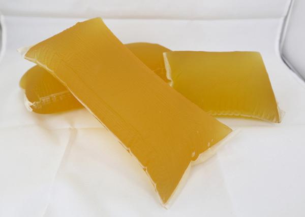 Resistência ao calor Solid Hot Melt Pressure Sensitive Adhesive For Non Woven Lamination