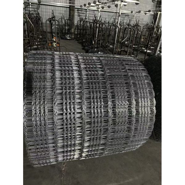 Anti Corrosion Six Lines Pipeline Galvanized Steel Mesh 140m 280m For Oil And Gas