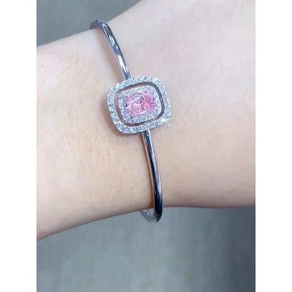 Розовые бриллиантовые браслеты, выращенные в лаборатории.