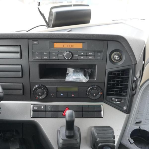 Manual Transmission Type Towing Tractor for Mercedes Benz Truck Hauling Vehicles