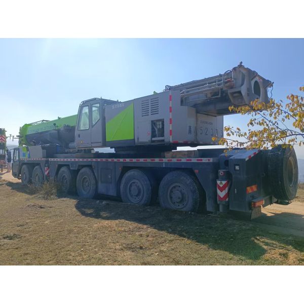 Used 2010 Zoomlion QAY180V633 180 Ton All Terrain Crane