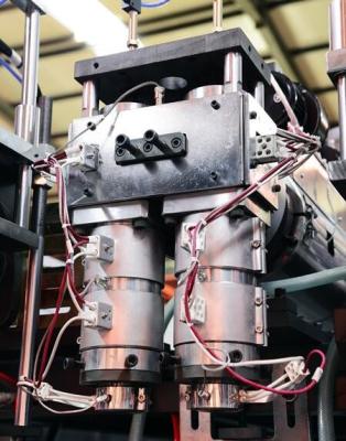 a estação cosmética plástica de alta velocidade do dobro da máquina de molde MP55D-3 do sopro da garrafa 10ml-1L com 3 morre cabeça