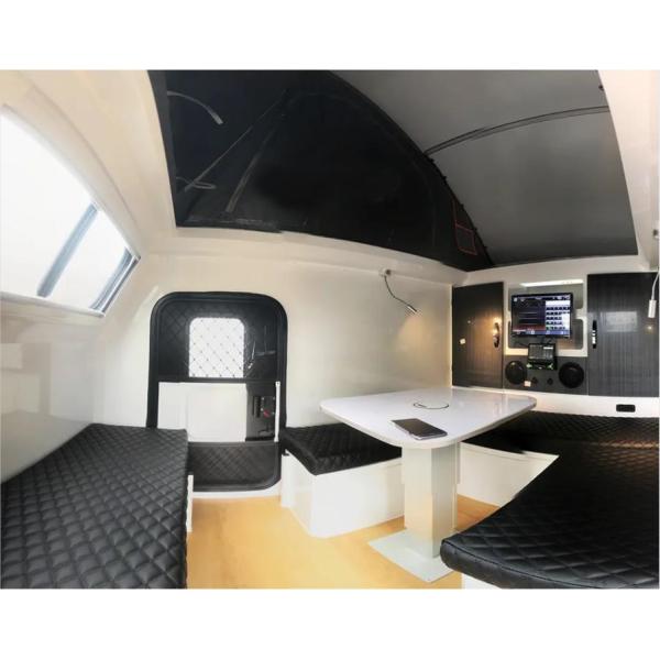 Les remorques de campeur adaptées aux besoins du client de camion de couleur sautent la remorque de tente avec le système arrière de cuisine