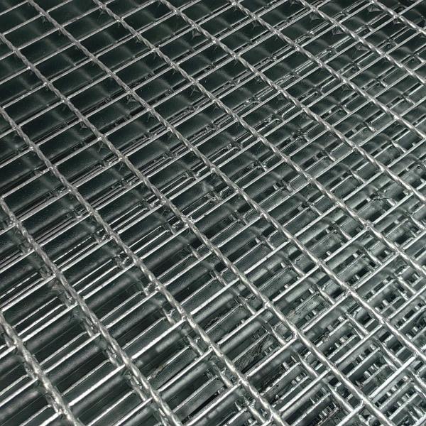 30mm Pitch 30mm Space Bar Grating Mesh / Flat Steel Grating Flat Bar Flooring