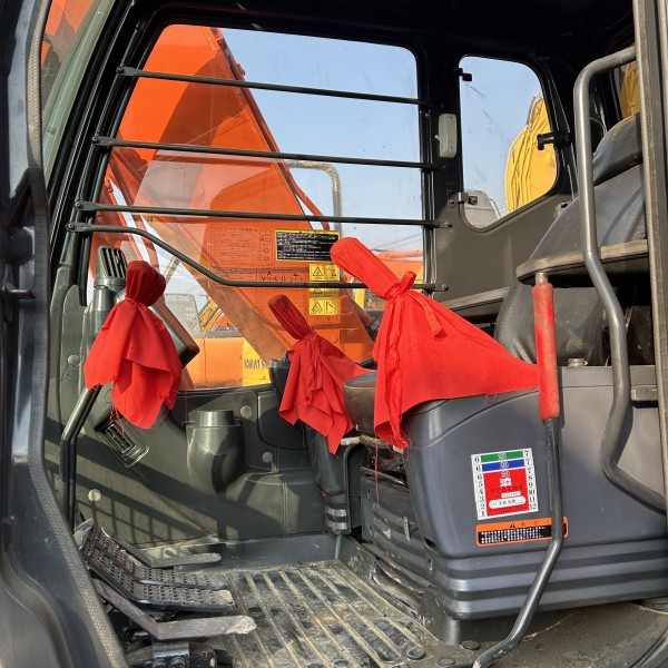 HITACHI ZX120 12 Ton Heavy Equipment Vehicles Second Hand Earth Moving Equipment Excavator