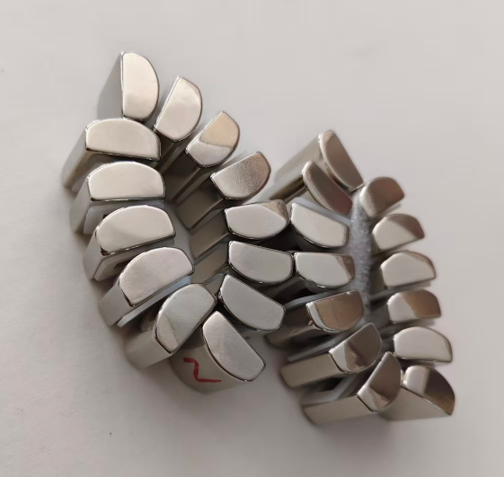 Custom N52 Grade Neodymium Magnet with One Side Flat One Side Curved Design for High Corrosion Resistance