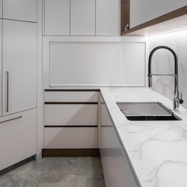 Luxury Melamine Kitchen Cabinet Custom Modern Design HMR Core Particle Board